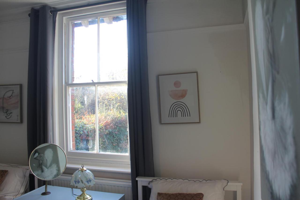 Canterbury Accommodations With Free Car Park Onsite And High Speed Wifi Εξωτερικό φωτογραφία